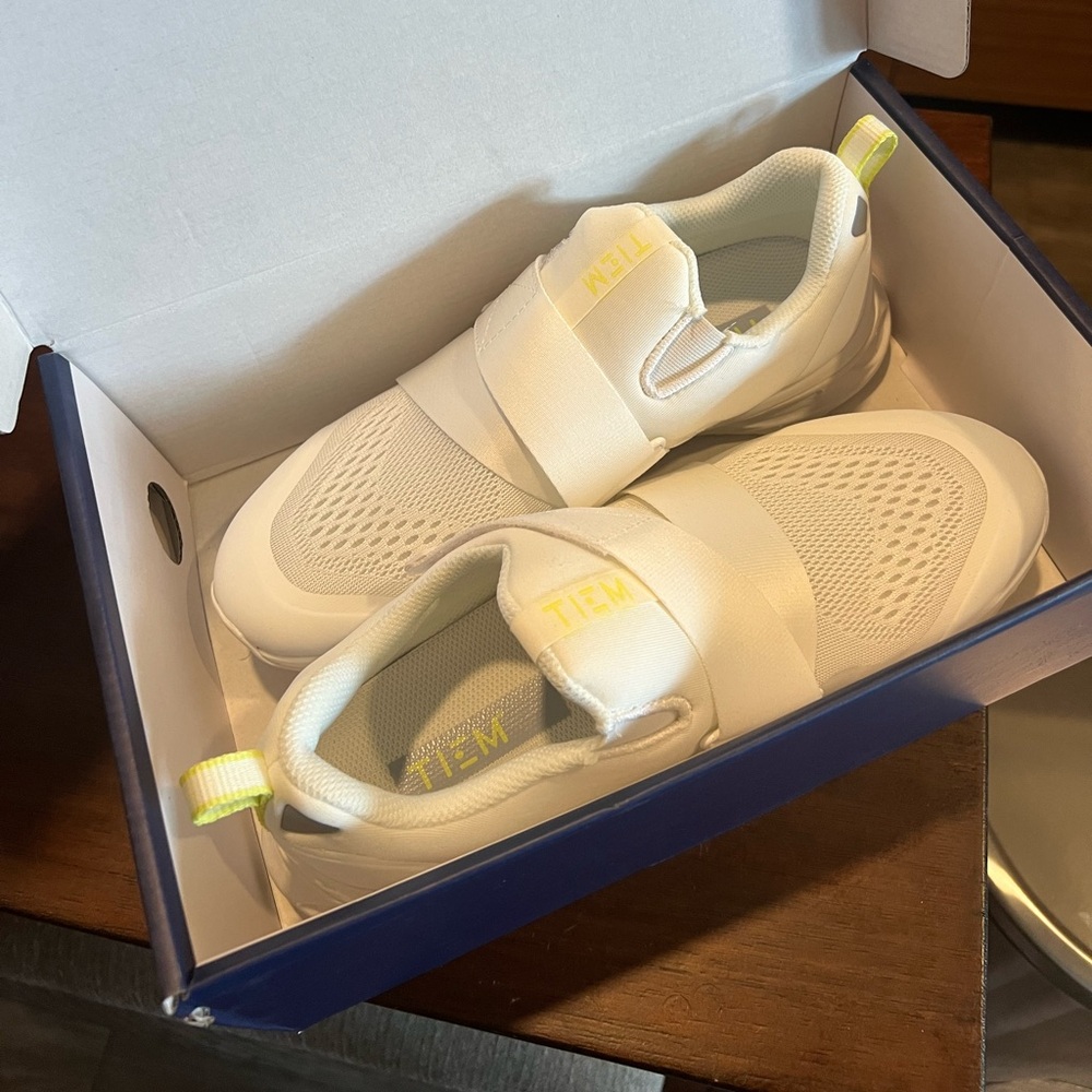TIEM spin/cycling shoes (unused)